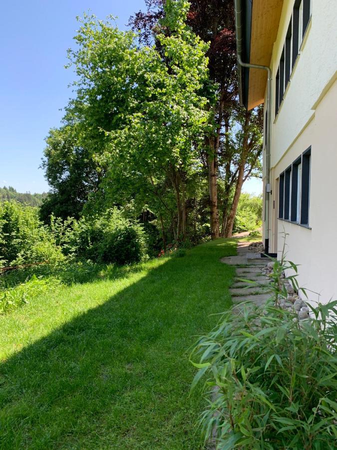Moderne Wohnung im Grünen mit privatem Garten Donaueschingen Exterior foto